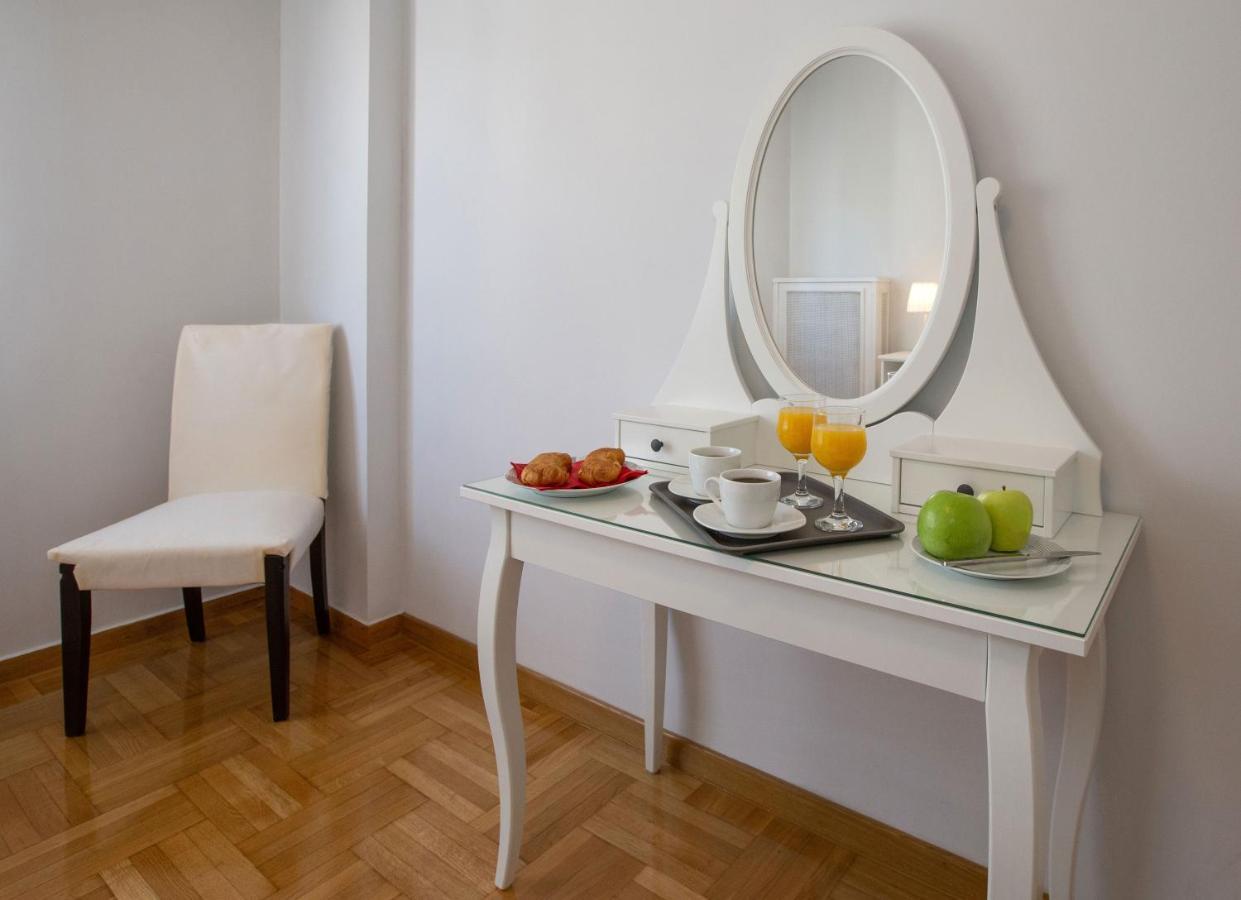 Upscale Luxury Athens Renovated Dream Home In One Of The Most Favorable Locations By National Gardens, Zoo & Hellenic Parliament In Syntagma And Stylish Exquisite Kolonaki Neighborhood Dış mekan fotoğraf